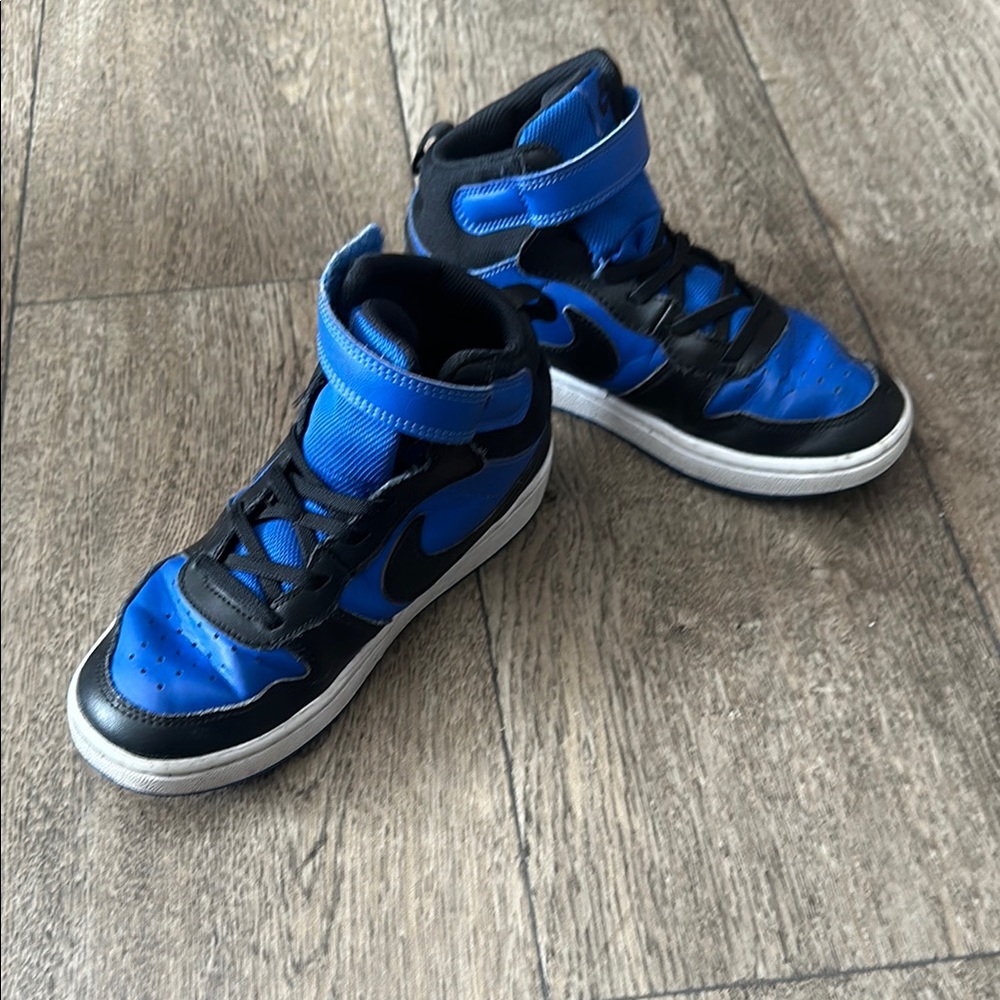 Nike 3Y High Top Sneakers